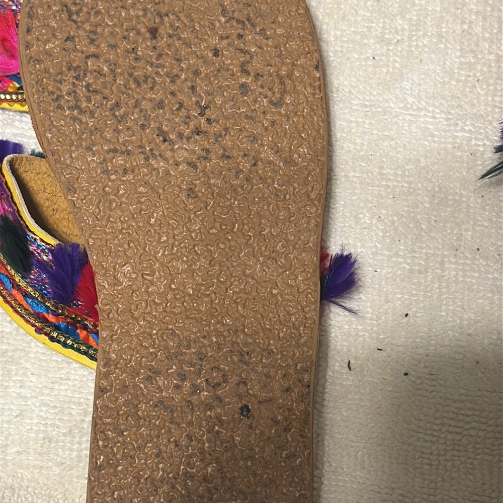Colorful Fringe Sandals - Picture 3 of 4